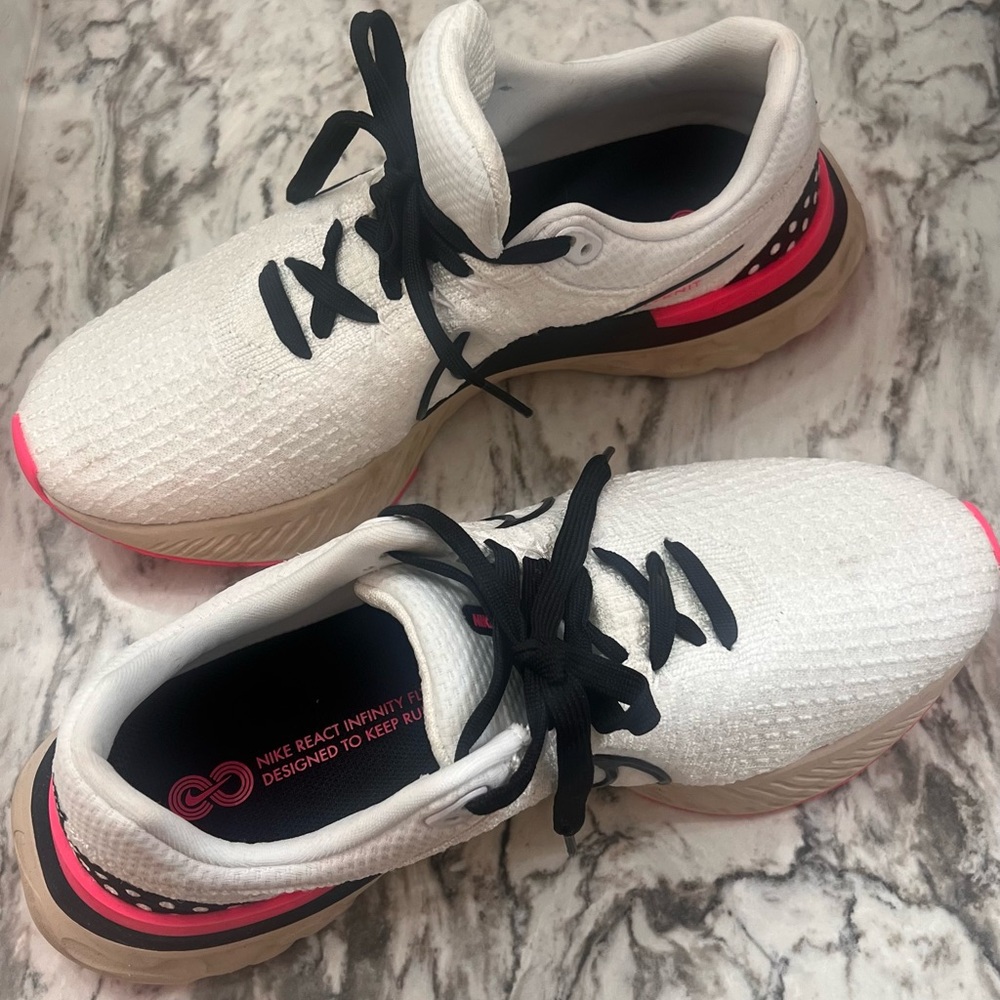 Nike React Flyknit $60 men’s size 9 worn once